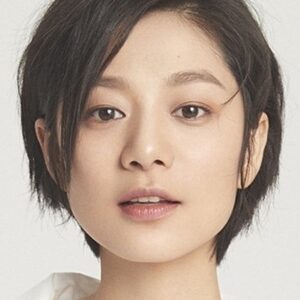 Photo of artist Wang Zhener