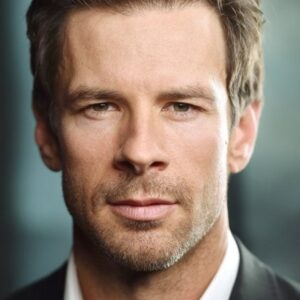 Photo of artist Matthew Pohlkamp