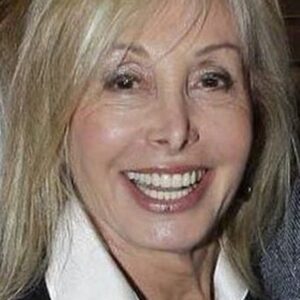 Photo of artist Arlette Gordon