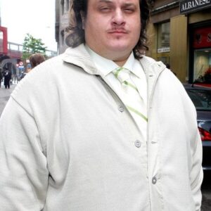 Photo of artist R. Kan Albay