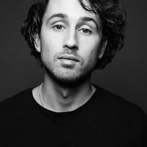 Photo of artist Armand Rosbak