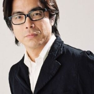 Photo of artist Tsuyoshi Ujiki