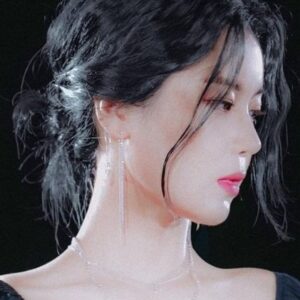 Photo of artist Aalia