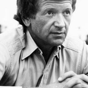 Photo of artist Dick Richards