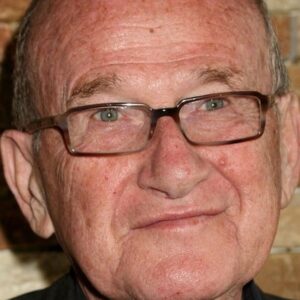 Photo of artist Larry Gelbart