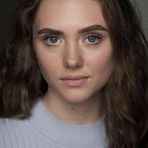 Photo of artist Lizzie Lomas