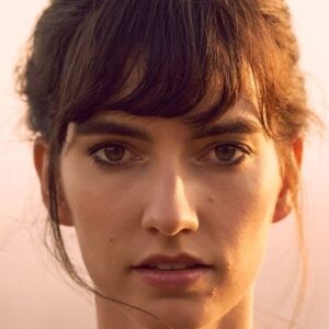 Photo of artist Jannette Bloom