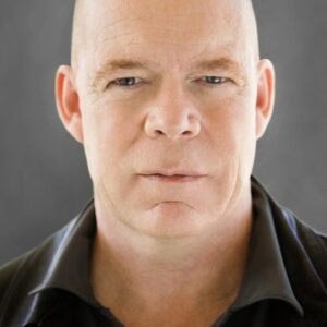 Photo of artist Thomas Mills