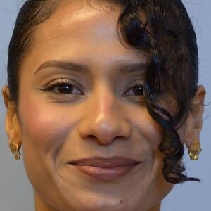 Photo of artist Zahraa Aldoujaili