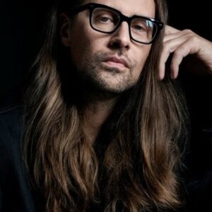 Photo of artist Ian Cooper