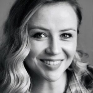 Photo of artist Katharyn Blair