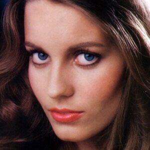 Photo of artist Lisa Welch