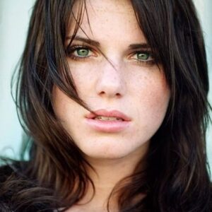 Photo of artist Caitlyn Folley