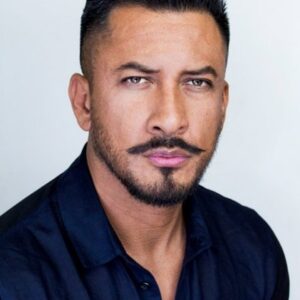 Photo of artist Hugo Ateo