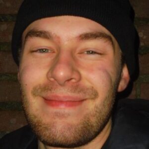 Photo of artist Julian Cruiming