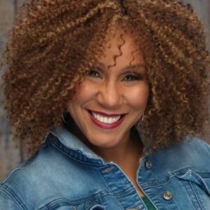 Photo of artist Cynthia L. Leon