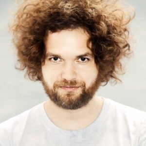 Photo of artist Jo Røislien