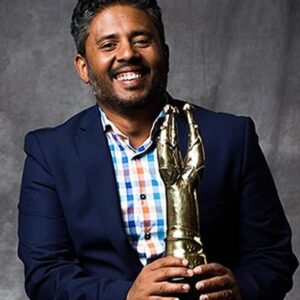 Photo of artist Warren Gray