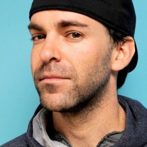 Photo of artist Vincent Grashaw