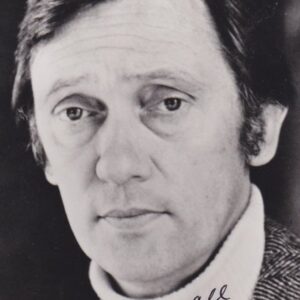 Photo of artist Richard Pasco