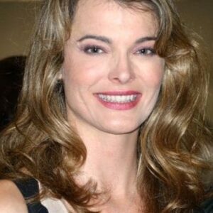 تصویر هنرمند Stephanie Romanov