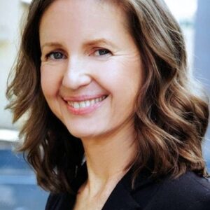 Photo of artist Anne Tenney