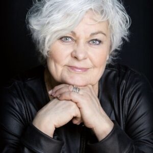 Photo of artist Ellen Horn