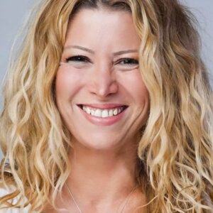 تصویر هنرمند Ebru Karanfilci