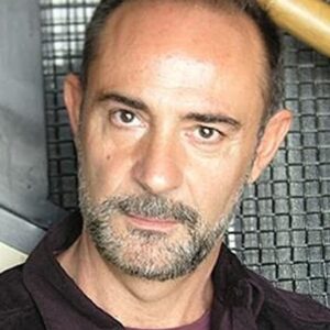 تصویر هنرمند Giannis Zavradinos