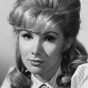 تصویر هنرمند Susan Hampshire