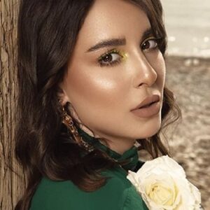 تصویر هنرمند سارة أبي كنعان