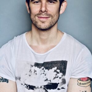 تصویر هنرمند Travis Quentin Young