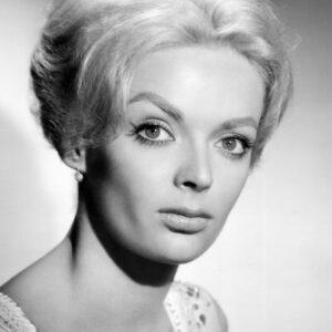 تصویر هنرمند Barbara Steele