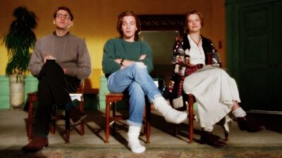 Teaser for Shallow Grave